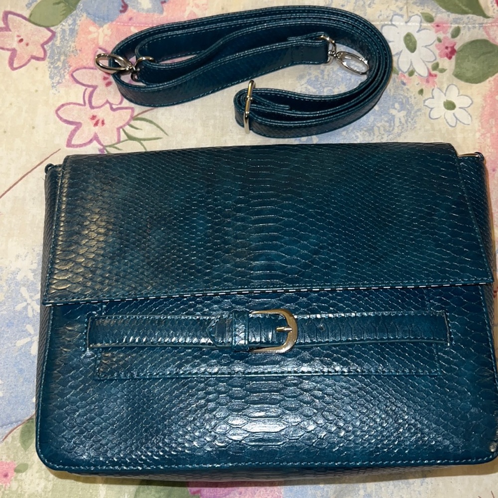New dark green croc handbag with straps